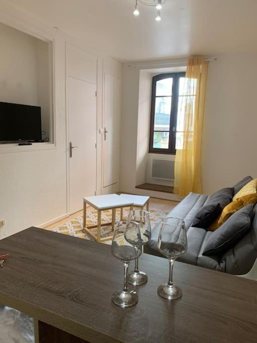Aubenas : Beau Studio, Proche Du Chateau Dış mekan fotoğraf